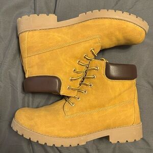 SO boots size 10